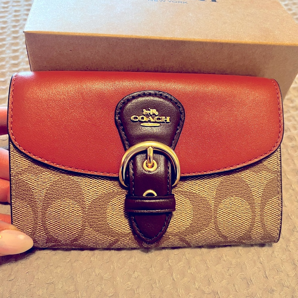 BRAND NEW COACH WALLET